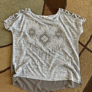 Miss Me Light Gray Short Sleeve Top with Geometric Pattern
